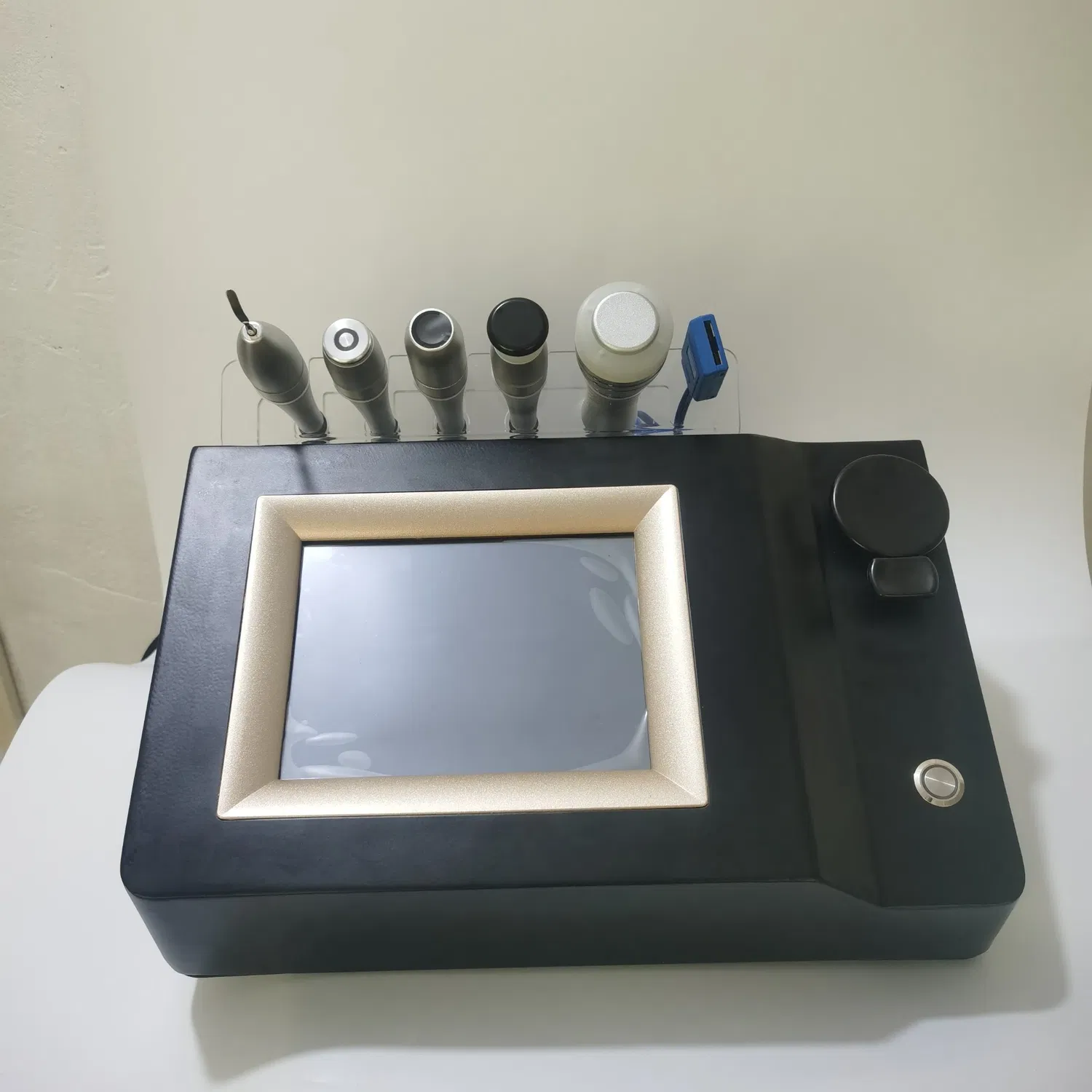 Latest 5 in 1 Microcurrent Vmax Hifu Monopolar RF Anti-Wrinkle Anti-Aging Machine with Skin Scrubber Cold Hammer